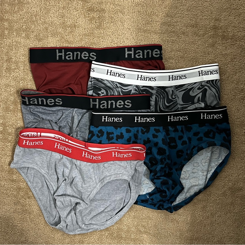 Hanes Brief Bundle Mens Small 28-30”